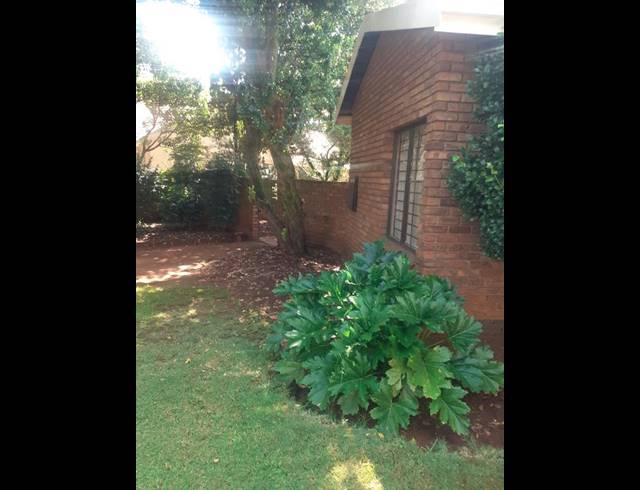 4 BEDROOM PROPERTY TO RENT IN LAKEFIELD